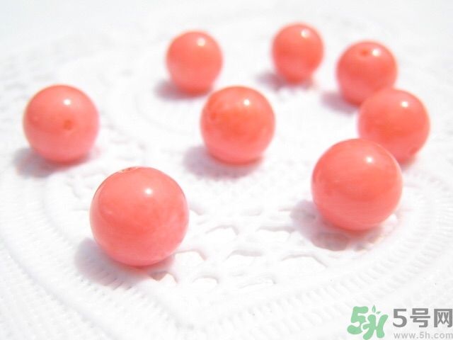 冬季化妝用什么唇色？唇色就用珊瑚色