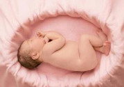 什么圖片能感動700萬人?媽媽懷抱早產(chǎn)兒獲700萬網(wǎng)友關注