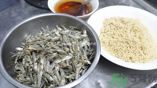 小魚干怎么炒好吃？蜜汁小魚干的做法