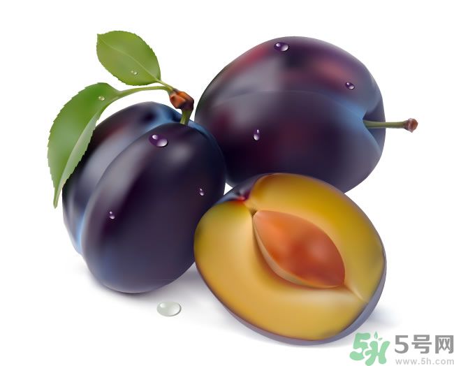 1.保養(yǎng)皮膚：水果中含豐富的抗氧化物質(zhì)維生素E和微量元素，可以滋養(yǎng)皮膚，其美容效果可不是一般的化妝品可比的。