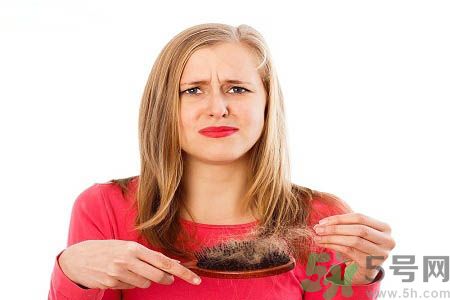 女性掉頭發(fā)很厲害是什么原因？掉頭發(fā)怎么辦？