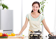 更年期吃什么食物調(diào)理最好？更年期要補(bǔ)充雌激素嗎？