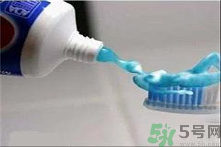 牙膏可以祛痘嗎？牙膏可以祛黑頭嗎？