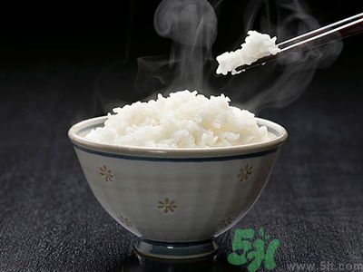 蒸飯?jiān)趺醋龊贸?？蒸飯要什么步驟?