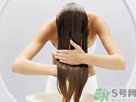 頭發(fā)分叉怎么辦?頭發(fā)油怎么辦? 頭發(fā)分叉怎么辦?頭發(fā)油怎么辦?