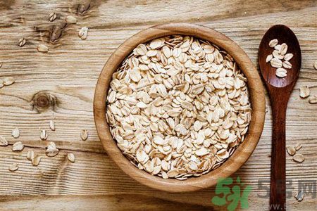長(zhǎng)痘痘肌膚干燥怎么辦？肌膚干燥吃什么食物好？