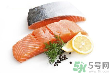 長(zhǎng)痘痘肌膚干燥怎么辦？肌膚干燥吃什么食物好？