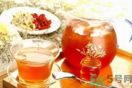 枸杞泡水有什么害處？枸杞泡水喝有什么好處？