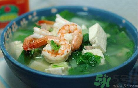 菠菜可以喝豆腐一起吃嗎？菠菜可以喝蝦一起吃嗎？