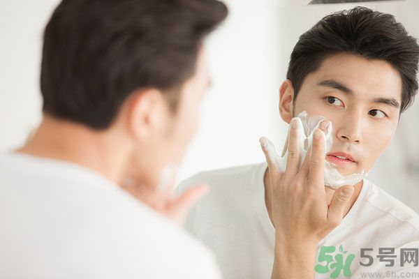 我16歲刮胡子還長(zhǎng)個(gè)嗎？16歲刮胡子影不影響長(zhǎng)高？