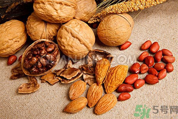 吃新鮮水果能抗皺嗎？防皺紋要吃什么？