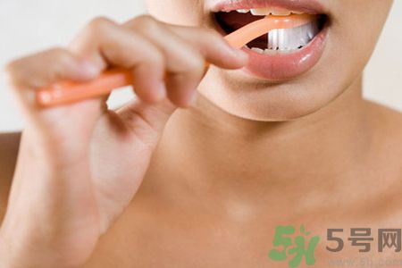 牙齦出血是怎么回事？牙齦出血怎么辦？