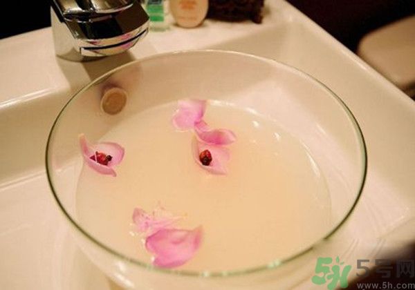 淘米水洗臉能祛斑嗎？淘米水洗臉可以美白嗎？