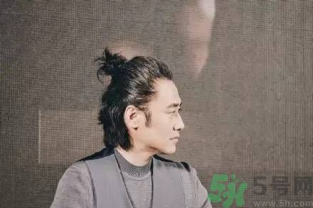 明星花式丸子頭引潮流 波叔這么萌你不愛嗎？
