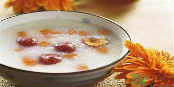 睡覺多夢(mèng)是什么原因？睡覺多夢(mèng)怎么調(diào)理？