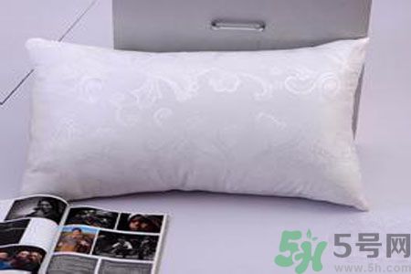 枕頭高好還是低好？睡覺(jué)不枕枕頭好不好？