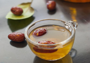紅棗不能和什么一起吃？紅棗泡水喝會上火嗎？