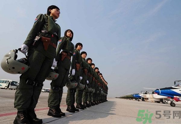 公交車遇到色狼怎么辦？防色狼手冊教你一招搞定！