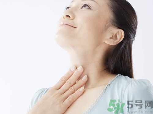 ?17歲女生有喉結(jié)正常嗎？17歲女生喉結(jié)突出怎么辦？