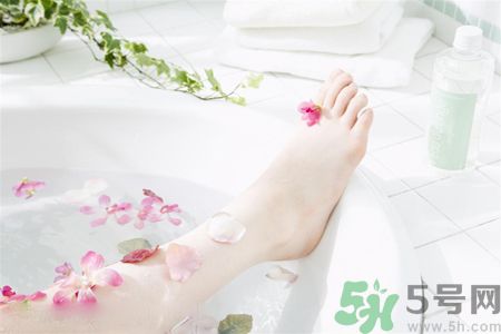 經(jīng)期可以洗澡嗎？經(jīng)期可以洗頭嗎？