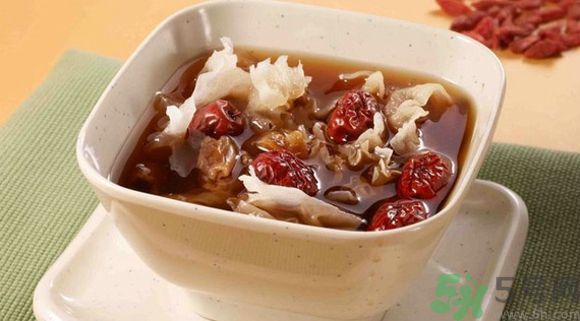 貧血吃什么補(bǔ)血？貧血吃阿膠好嗎？