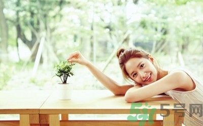 皮膚暗黃是缺水嗎？肌膚補(bǔ)水怎么補(bǔ)？