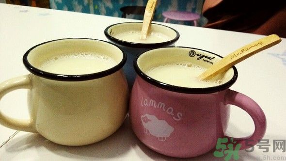 小葉增生可以喝豆?jié){嗎？小葉增生可以吃蜂蜜嗎？
