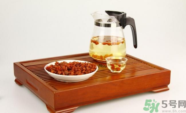 枸杞干吃好還是泡水好？枸杞怎么吃效果最好？