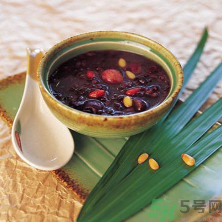 補(bǔ)血的粥有哪些？補(bǔ)血的粥怎么做？