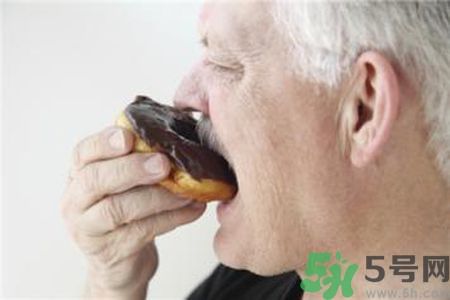 高血脂不能吃什么食物？高血脂要注意什么？