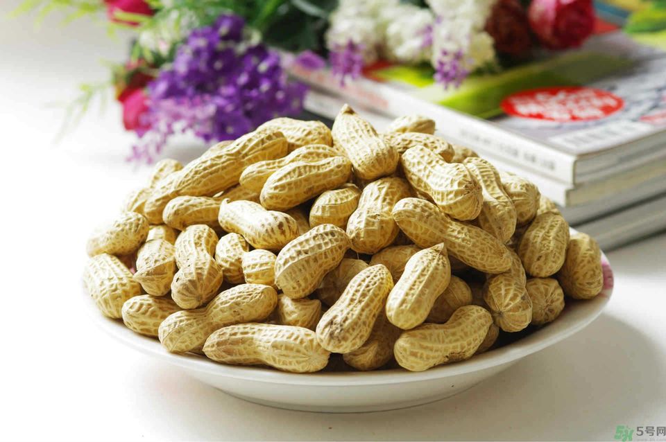 膽固醇高可以吃花生嗎？膽固醇高可以喝牛奶嗎？