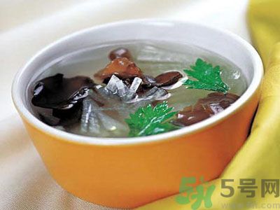 白發(fā)多吃黑木耳可以變黑嗎？怎么防止白發(fā)？