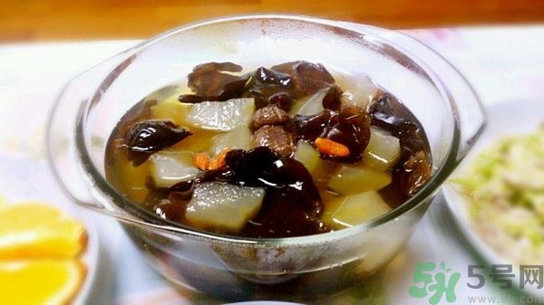 黑木耳可以治便秘嗎？黑木耳有什么食療的方法？