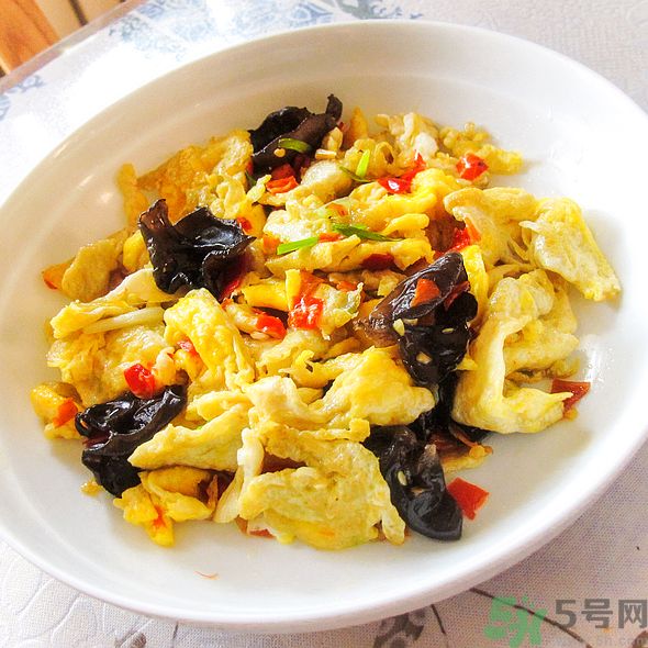 黑木耳炒雞蛋怎么做？黑木耳炒雞蛋怎么做最好吃？