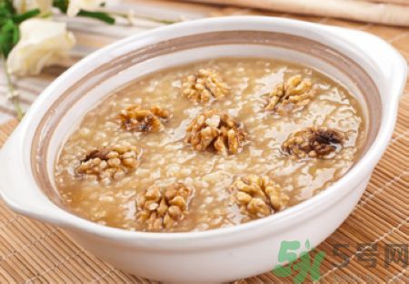 春季怎么護(hù)膚？春季護(hù)膚吃什么？