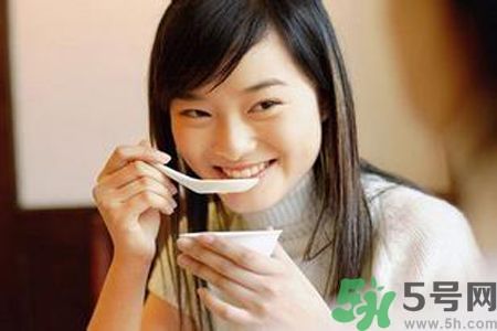 胃潰瘍吃什么食物好？調(diào)理胃潰瘍的方法有哪些？