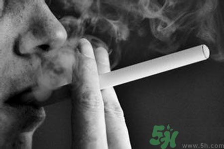 胃潰瘍可以抽煙嗎？胃潰瘍抽煙好嗎？