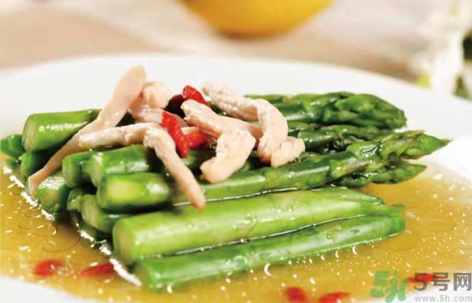 蘆筍可以炒雞肉嗎？蘆筍炒雞肉怎么吃？
