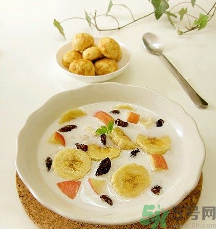 牛奶能和獼猴桃一起吃嗎？牛奶不能和什么一起吃？