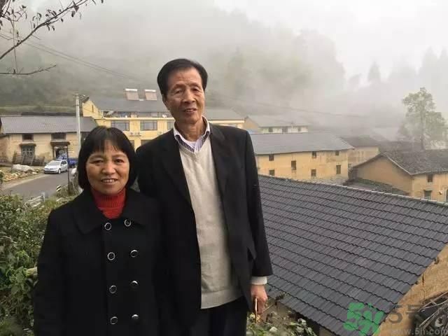 浙江富翁棄億萬資產(chǎn)與農(nóng)婦結(jié)婚  怎樣追求真愛才好？