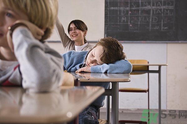 高中生上課容易走神怎么辦？高中生上課如何提高注意力？