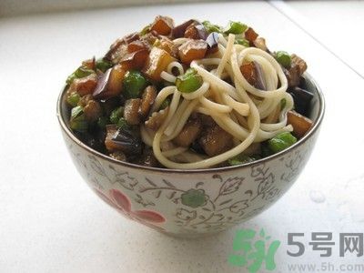 茄子肉丁打鹵面怎么做？茄子肉丁打鹵面好吃嗎？