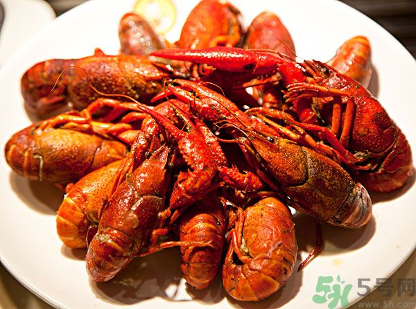 油燜大蝦蝦皮能吃嗎？油燜大蝦能全部吃掉嗎？