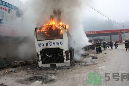加油過滿汽車起火是怎么回事？汽車加油要注意什么？