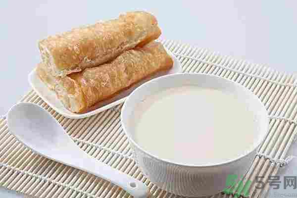 早餐吃面還是包子比較好？早餐吃包子和面健康嗎？