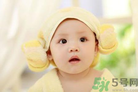 娃4歲不會(huì)喊爸爸的原因是什么？怎樣教寶寶說(shuō)話？