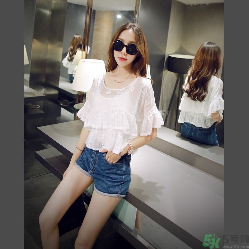 胸小的女生怎么穿衣服好看？胸小的女生怎么穿衣顯得胸大？