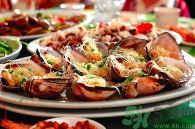 吃海鮮能喝啤酒嗎？吃海鮮為什么不能喝啤酒？