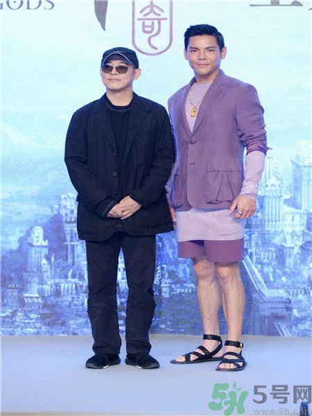 李連杰為什么故意打向佐？向佐是誰？