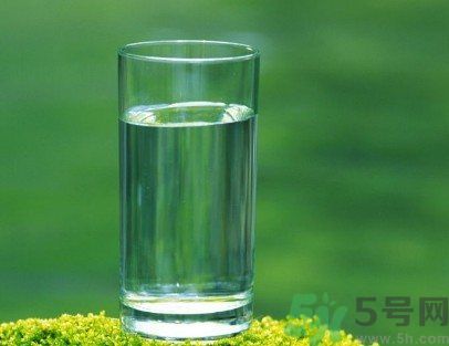 白開水隔幾天還能喝嗎？喝白開水要注意什么？